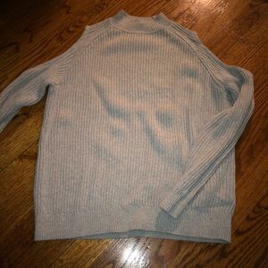 H&M gray turtle neck cold shoulder sweater